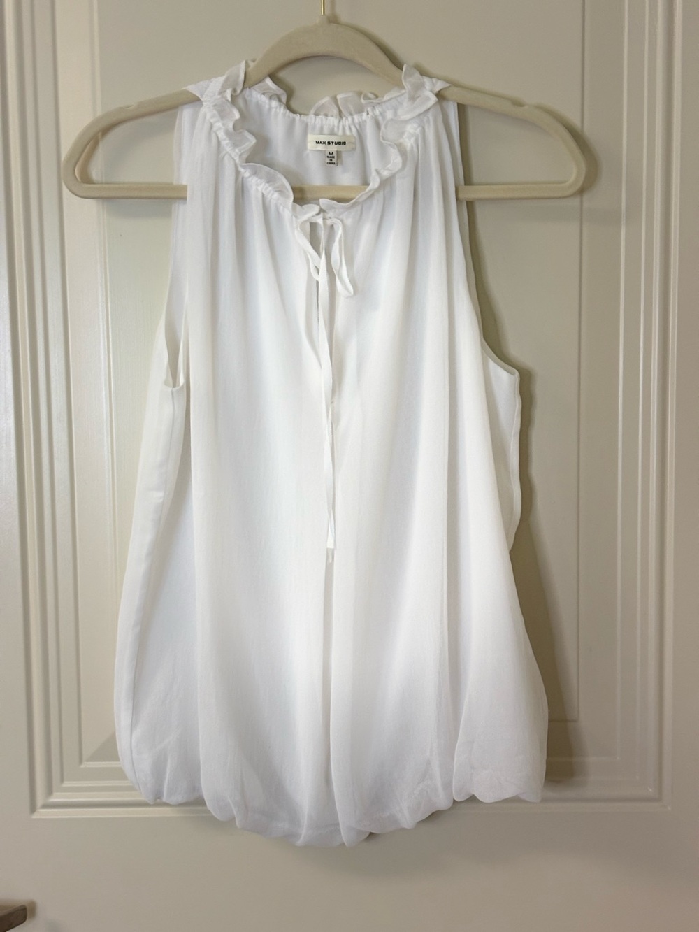 Max Studio White Ruffle Tie Neck Hi-Cut Shoulders Bubble Hem SZ M EUC